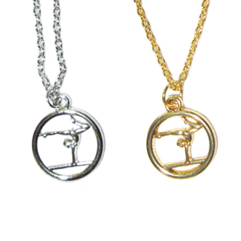 Гимнастка в кольце